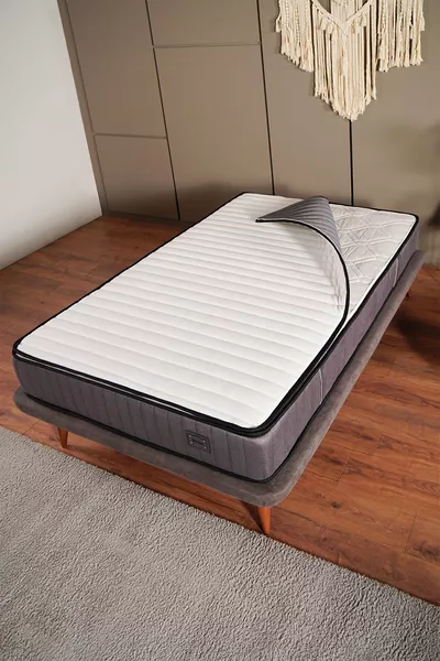 سرير رويال لوكس الأرثوپيكي مع مرتبة قابلة للإزالة ووسادة مبطنة (القاعدة والرأس غير مشمولين)