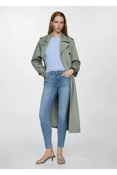 Тесни дънки с висока талия