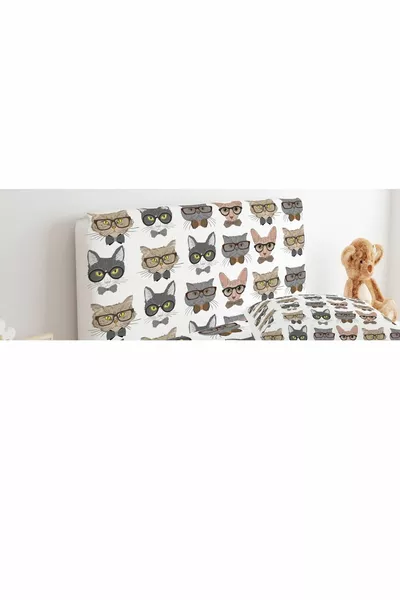 Bettkopfteilbezug mit Fliegenkatzen