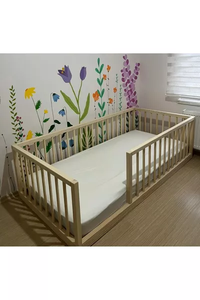 سرير مونتيسوري طبيعي للأطفال والرضع مع قضبان متقاربة ومستديرة