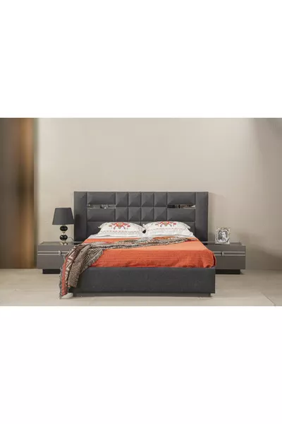 Спален комплект TESLA с 8 врати