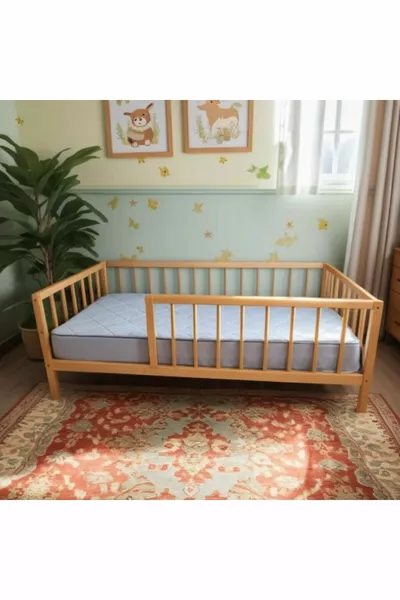 سرير أطفال دائري خشبي طبيعي صلب مع شرائح بمقاس سم × سم مع أرجل