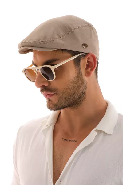 قبعة صيفية مع قبة