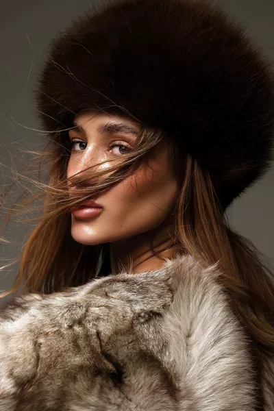 FEMME BONNET Marron | Chapeau en fausse fourrure de luxe pour l'hiver, cadeau de Noël et du Nouvel An