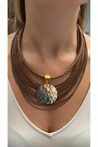 Braune Mehrfach-Lederkette - Elegantes und modernes Design, trendiger Schmuck