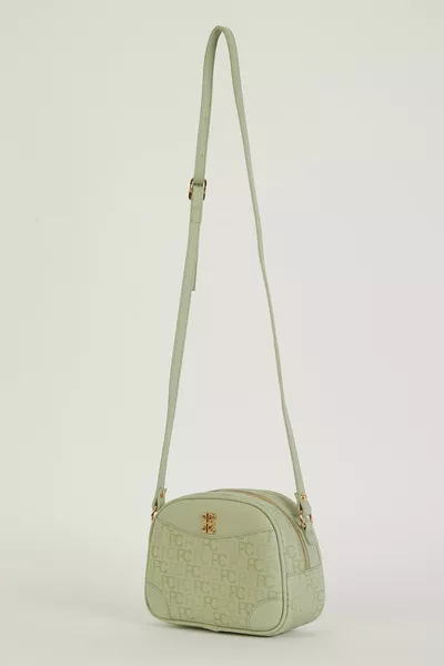 حقيبة كتف نسائية باللون الأخضر المائي بطبعة أبجدية ترام 