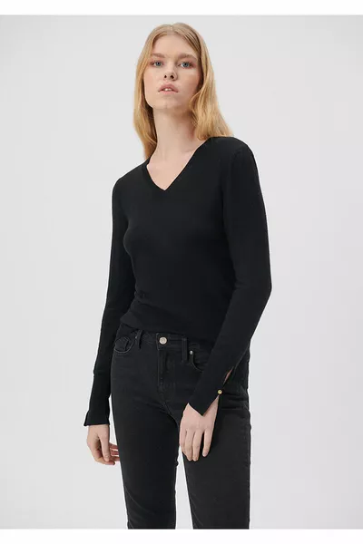 Черный свитер с V-образным вырезом Slim Fit / Узкий крой 