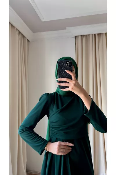 فستان محتشم بتصميم خاص من سكوبا