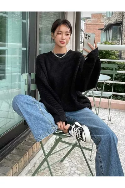 Pull tricot oversize pour femme à col rond noir