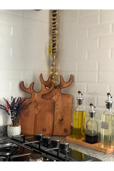 Deer 2-Piece Cutting and Serving Board % Pine Wood