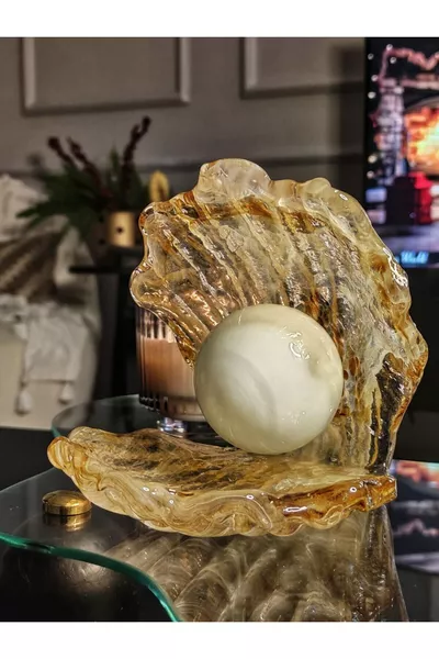 Декоративен стъклен предмет ръчна изработка с перли, цвят мед и бял, аксесоар с черупка