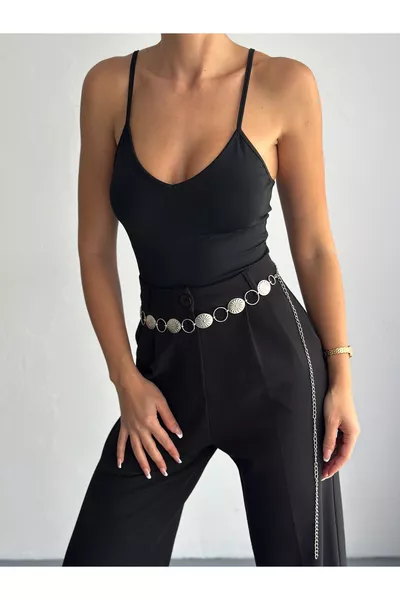 حزام نسائي بسلسلة فضية وقطعة مزخرفة بالزهور