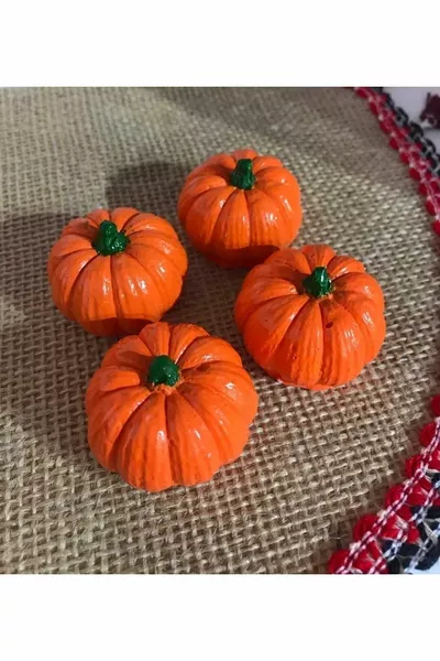 Blue Mall 4-Piece Small Pumpkin Figurine Pumpkin Figurine