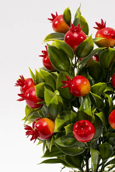 Изкуствено нарово дърво в черна саксия