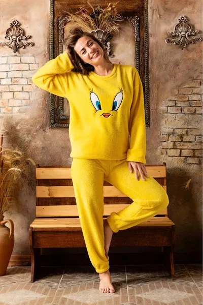 طقم بيجامة نسائي شتوي من القماش الفيلسوف مع منشفة برقبة صفراء وقطيفة