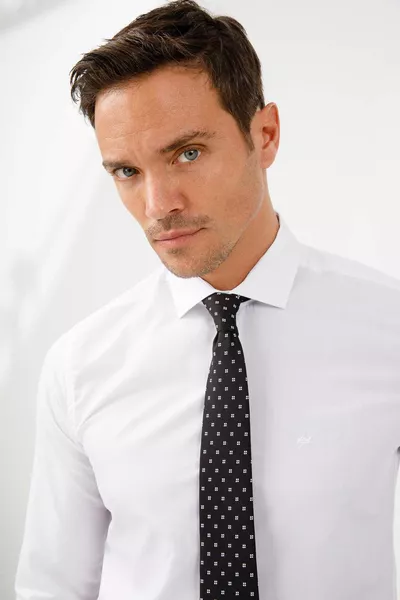 قميص رجالي أبيض نحيف / قصّة ضيقة سهلة الكي