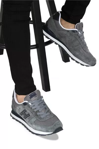 حذاء رياضي يونيسكس بيرو رمادي 