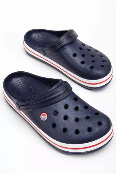 صندل صيفي موديل Cross للأطباء والممرضين في المستشفى