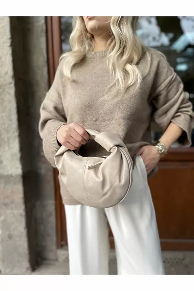 حقيبة يد نسائية كريمة صغيرة بعقدة