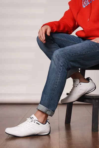  حذاء رياضي رجالي كاجوال يومي باللونين الأبيض والكحلي