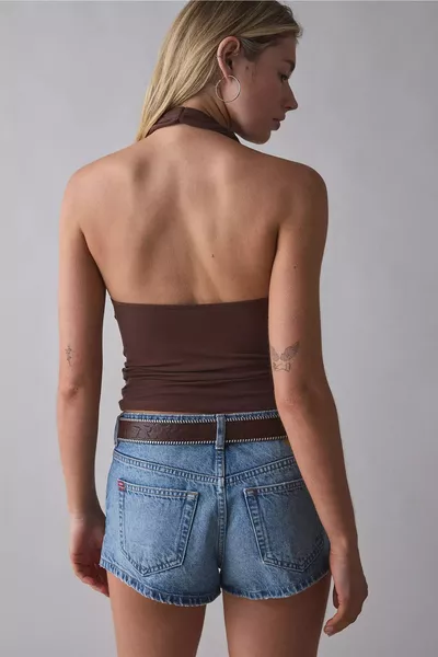 Кофейный кроп-топ с вырезом Дегаж