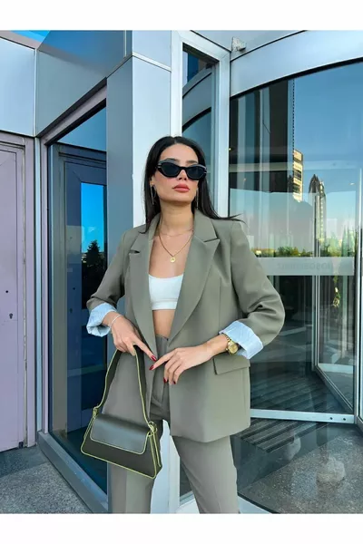 سترة نسائية بأكمام قابلة للطي