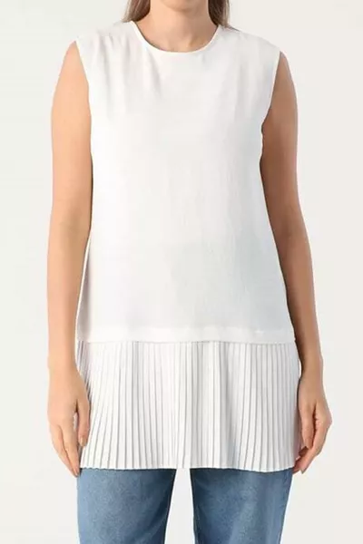 Pleated Sleeveless Undershirt
