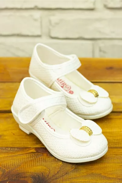 حذاء باليه أبيض للبنات مزين باللمعان 