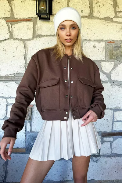 المرأة القهوة المفاجئة إغلاق مزدوجة جيب المحاصيل سترة 