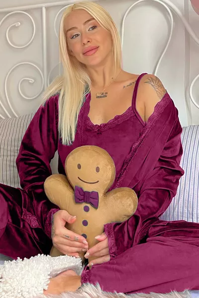 طقم بيجامة نسائي مع روب من المخمل الحصري باللون الكرز الغامق