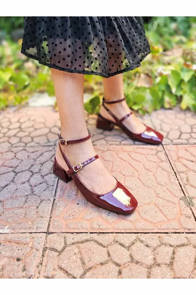 بورجوندي براءات الاختراع الجلود خمر مربع حادة اصبع القدم الكعب السميك