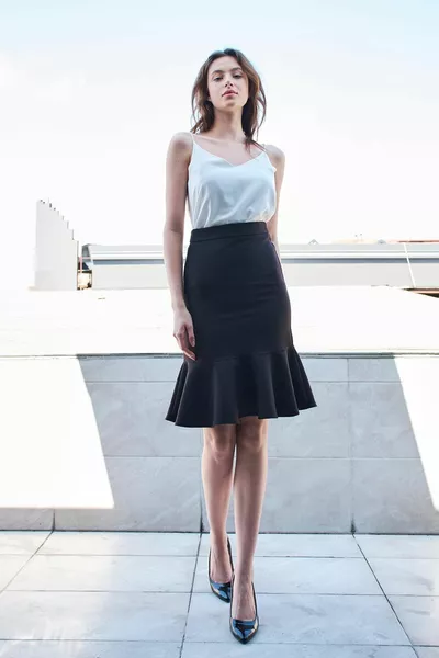 عالية الخصر تنورة دولاب الموازنة خفيفة الوزن ليكرا أنيقة النسيج مكتب تحت الركبة قلم رصاص تنورة أسود