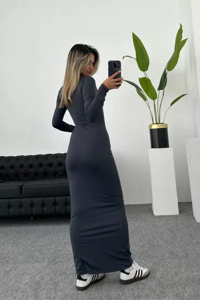 مدخن هيلي أنثراسايت فستان ماكسي بأكمام طويلة