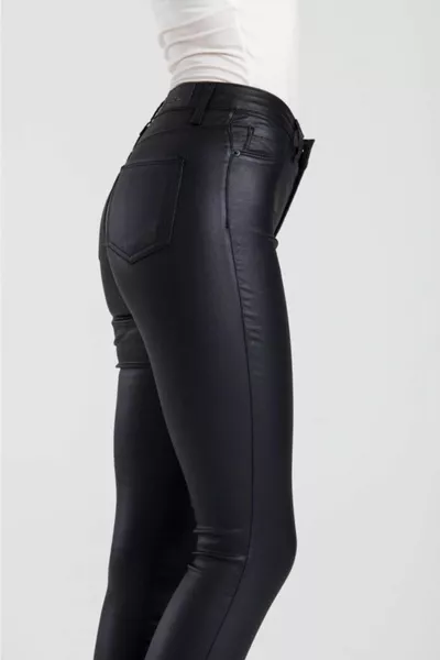 Schwarze gewachste Damenhose mit hoher Taille