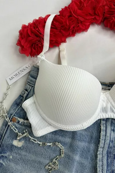 Основен сутиен с банели и подплънки в екрю с десен