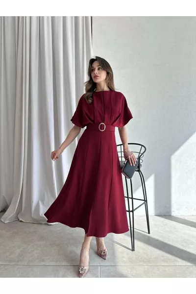 Миди рокля с детайл бордожен колан