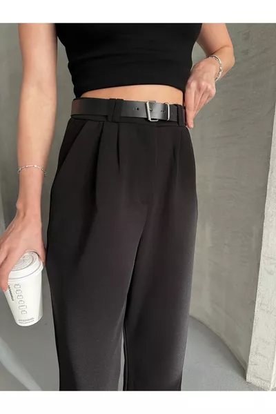 بنطال بالازو قماش أسود واسع بقصة مريحة للنساء مع حزام