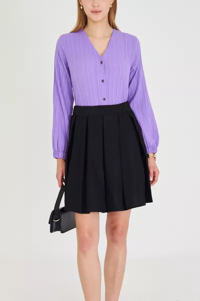 تنورة نسائية سوداء قصيرة واسعة 