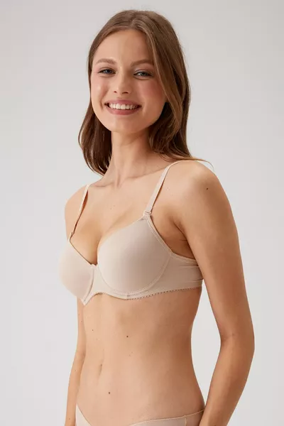 Дамски сутиен с банели и микро подплата, цвят кожа 