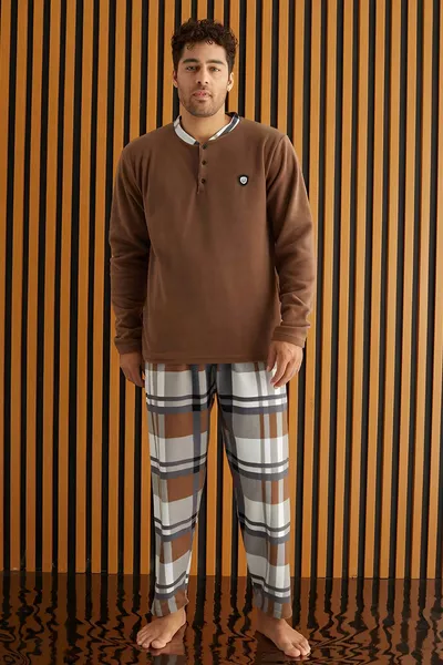Мъжки пижамен комплект от полар с кафяво-бял каре