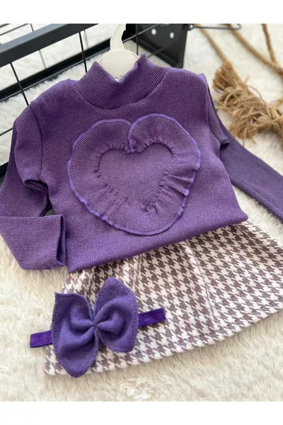 طقم للأطفال يشمل بلوزة قلبية وتوب وإيشارب وتنانير