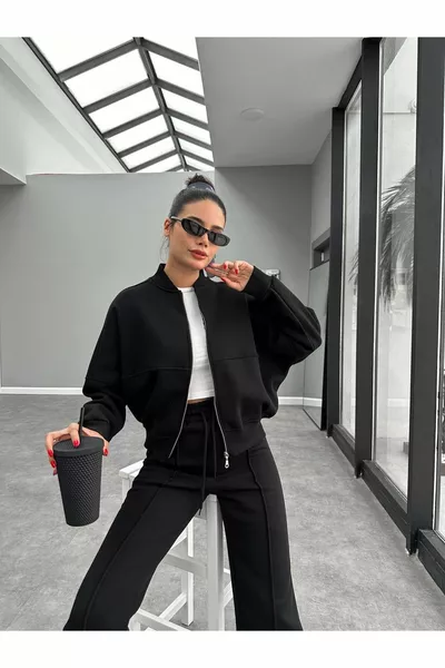 طقم رياضي مبطن بتفاصيل سحّاب