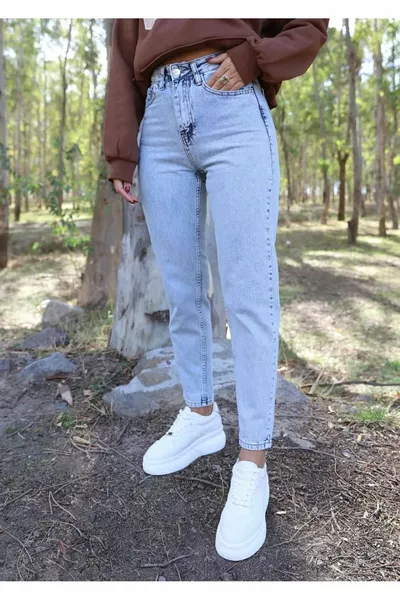 Светлосини дънки тип mom с висока талия от -те с ефект на износване