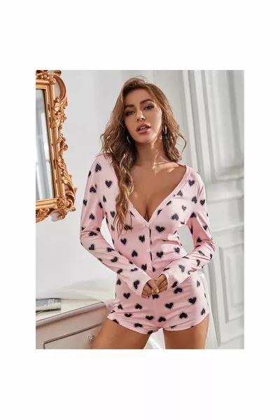 بدلة منزلية بأزرار مع شورت - نوم / بيجامة قصيرة بنقشة قلب صغيرة باللون الوردي