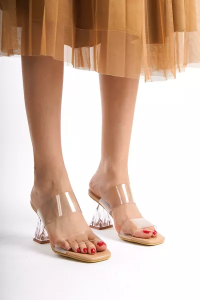 صندل نسائي دلڤا نوت بكعب شفاف عالي وحزامين شفافين