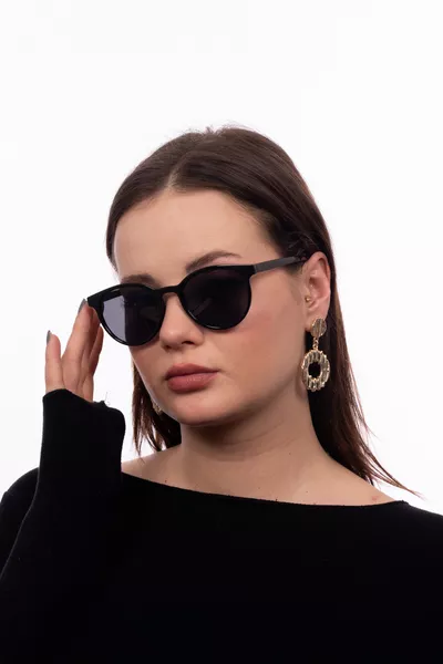 نظارة شمسية بإطار دائري أسود للجنسين