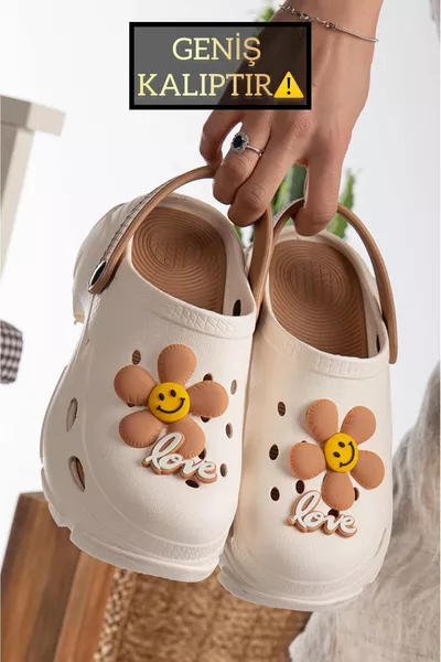 حذاء مريح للمستشفى والكعب العالي للممرضة