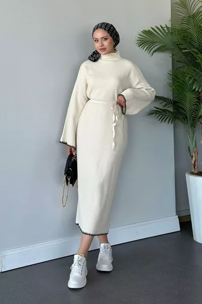 فستان محبوك زينب باللون الكريم