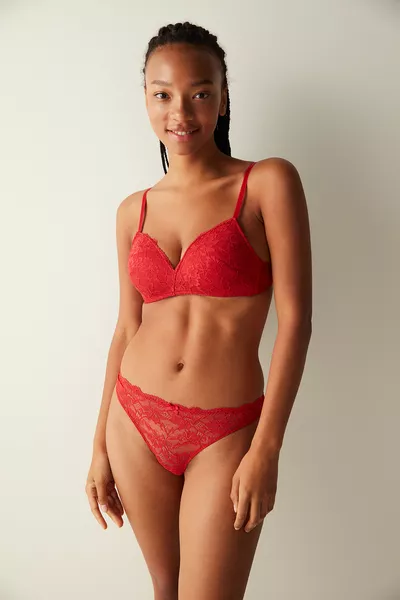 Cosy Lacy Red Bra