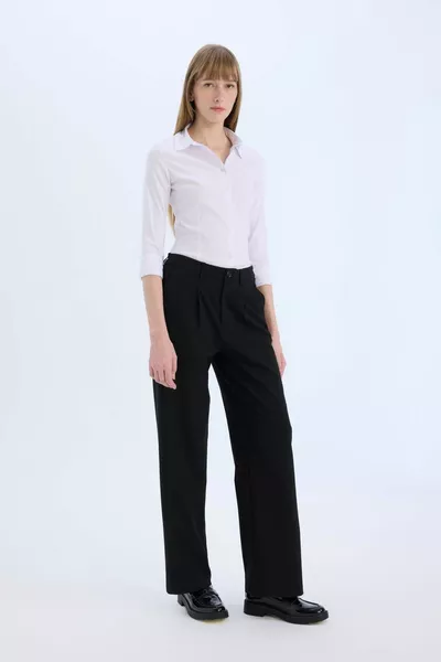 قميص أبيض سادة طويل الأكمام بقصة عادية من نسيج البنغلين الأساسي AU